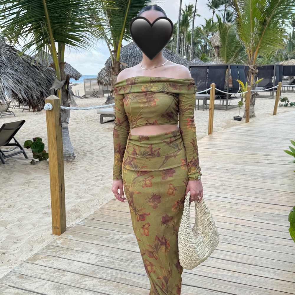 PrettyLittleThing Olive Floral Skirt Set